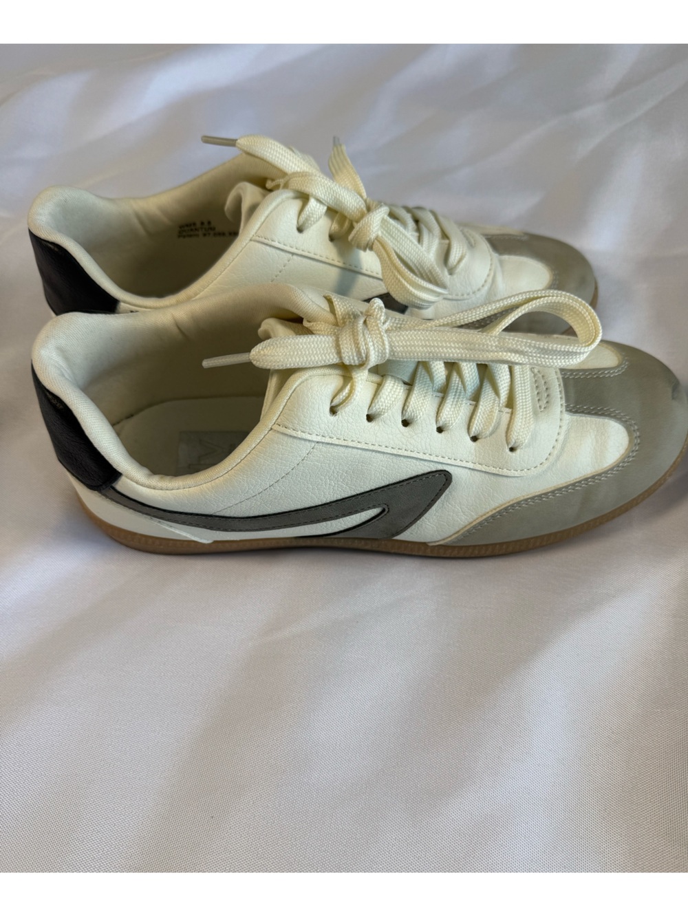 Dolce Vita Quantum Women’s Sneakers Size 8.5 Ivory Gray Gum Sole